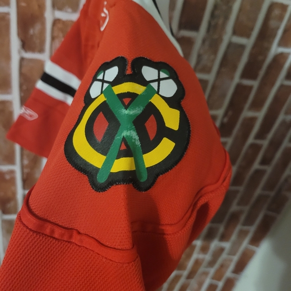 Reebok Chicago Blackhawks YOUTH jersey. S/M - Picture 4 of 6